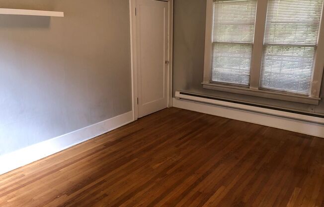 Studio, 1 bath, 300 sqft, $1,395, Unit G