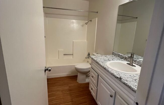 1 bed, 1 bath, 592 sqft, $1,129, Unit 116