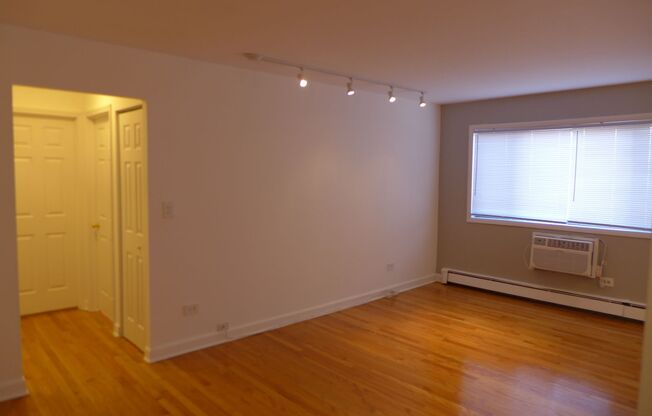 1 bed, 1 bath, 700 sqft, $1,695, Unit 515