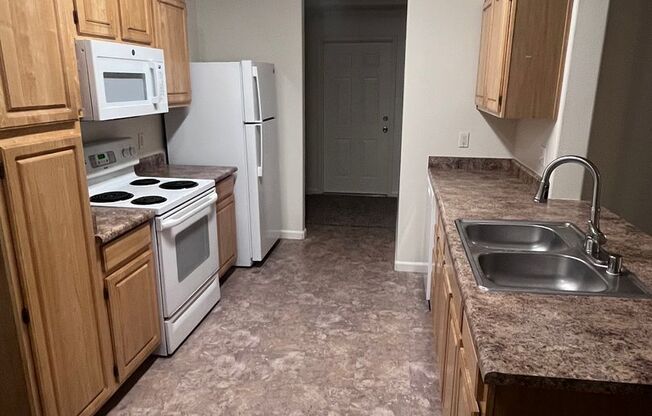 2 beds, 2 baths, $2,195, Unit # 1813