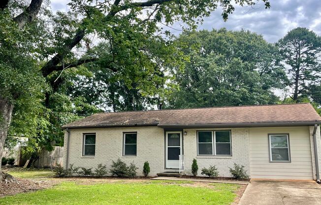 4/2 updated home on the Eastside of Athens!
