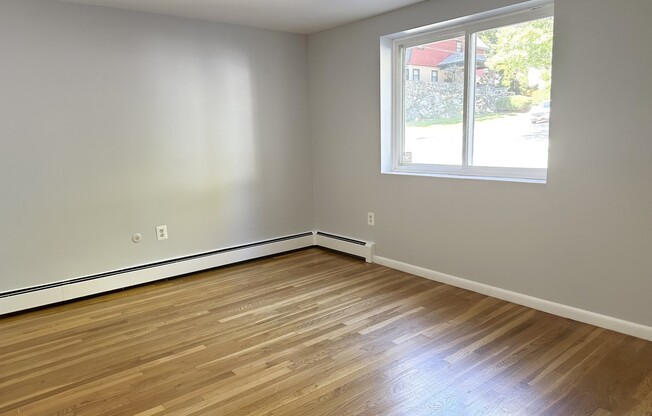 2 beds, 2 baths, 938 sqft, $2,700, Unit 7
