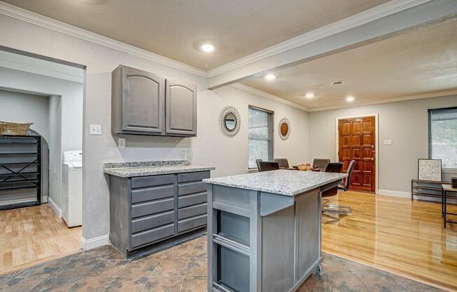 2332 HARTLINE DR