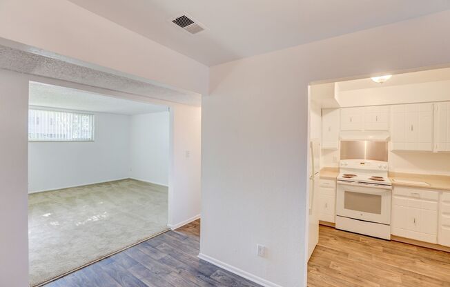 3 beds, 2 baths, 1,330 sqft, $1,950, Unit 75603b