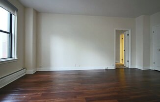 198 E CHESTNUT