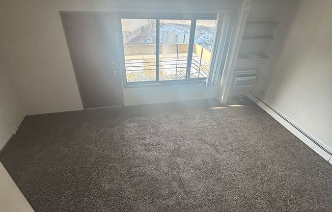 3 beds, 1.5 baths, 1,204 sqft, $1,569, Unit 5206 05