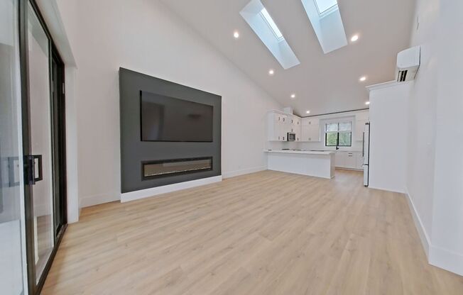 18th &amp; Harris Triplex