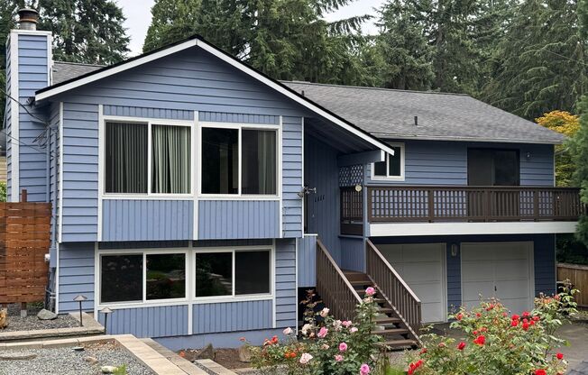 Quiet, N.Seattle neighborhood - duplex