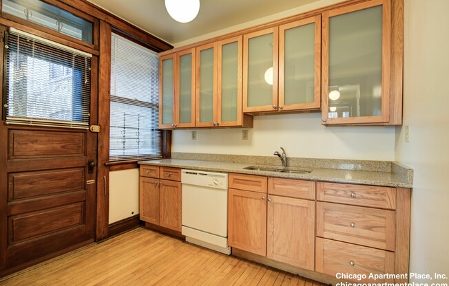 1336 W Waveland Ave K8