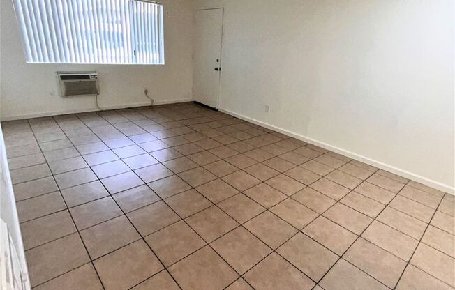 2 beds, 1 bath, 1,045 sqft, $2,550