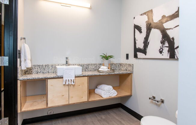 1 bed, 1 bath, 500 sqft, $825, Unit 305