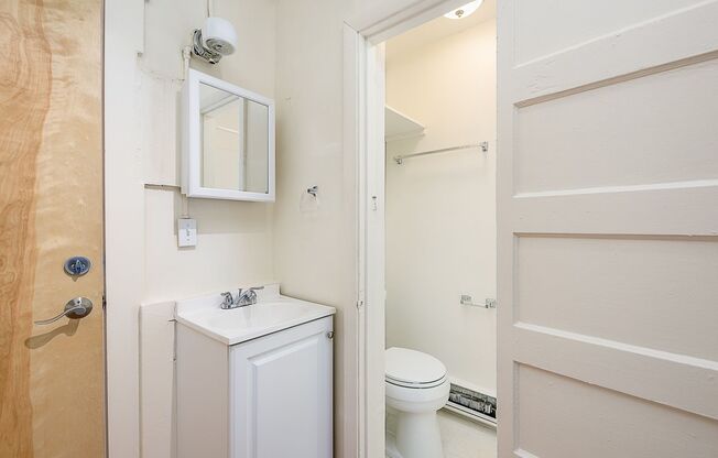 Studio, 1 bath, 334 sqft, $1,095, Unit 207