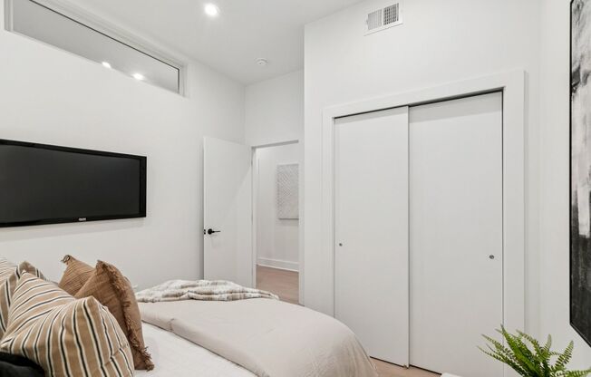 2 beds, 1 bath, 800 sqft, $2,108, Unit 308