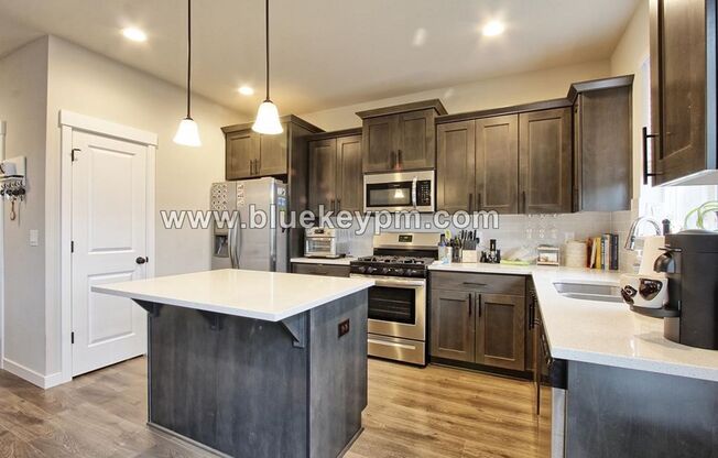 3 Bed, 2.5 Bath Home in Whipple Creek Village in Ridgefield
