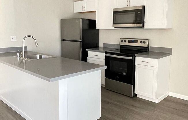 923 Tamarack