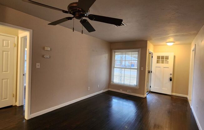 3 beds, 1 bath, $1,300