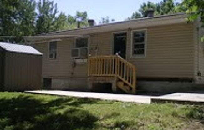 3 beds, 1 bath, $1,295