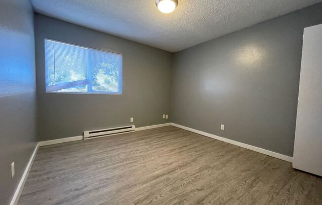 2 beds, 1 bath, 950 sqft, $1,595, Unit 05