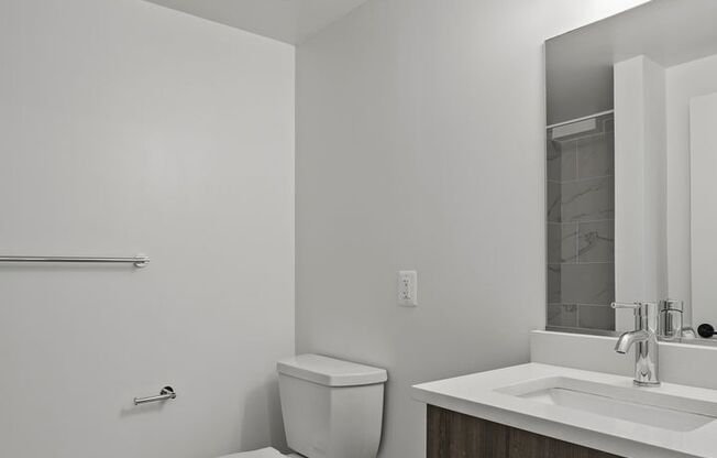 2 beds, 1 bath, 603 sqft, $1,800, Unit 5930-LL4