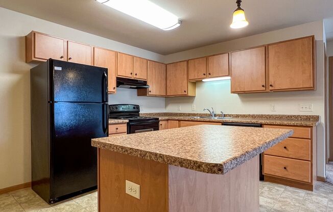 1 bed, 1 bath, 936 sqft, $1,275, Unit ML 530-01