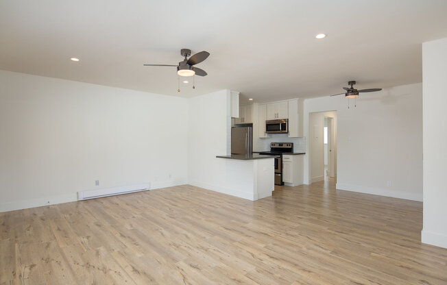 2 beds, 1.5 baths, 929 sqft, $2,775, Unit South Bay Apt TIC (Investors NP LLC/South Bay LLC)-00-20