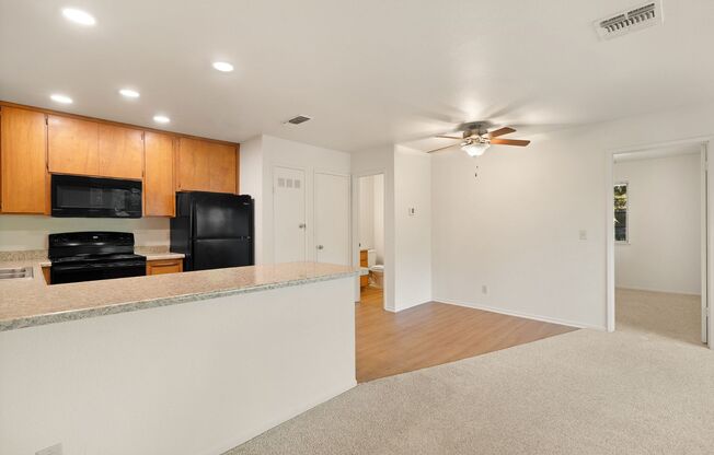 2 beds, 2 baths, 867 sqft, $1,625, Unit 045