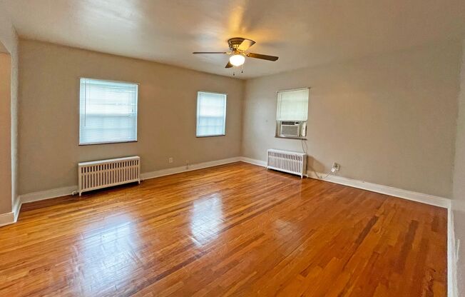 Studio, 1 bath, 600 sqft, $1,050, Unit Unit 02