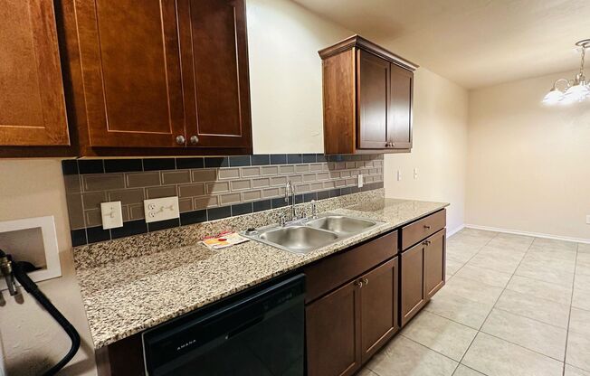 2 beds, 1.5 baths, $1,295