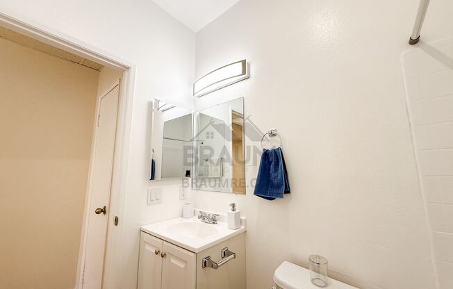 1 bed, 1 bath, 700 sqft, $1,995, Unit 201