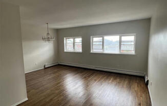 2 beds, 1 bath, $2,600, Unit 2FL