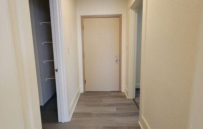 1 bed, 1 bath, 520 sqft, $1,150, Unit 405