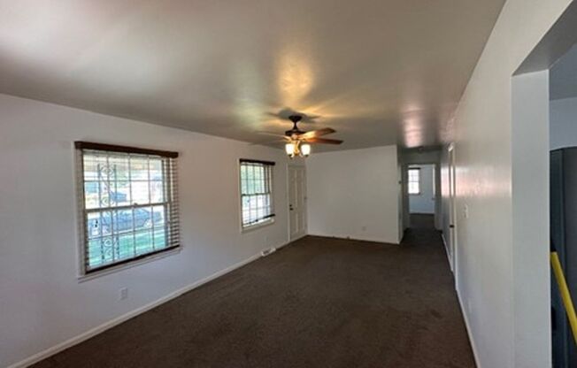 Attractive 3 BR House in Beaumont! Finished Basement, Garage, Off-Street Parking