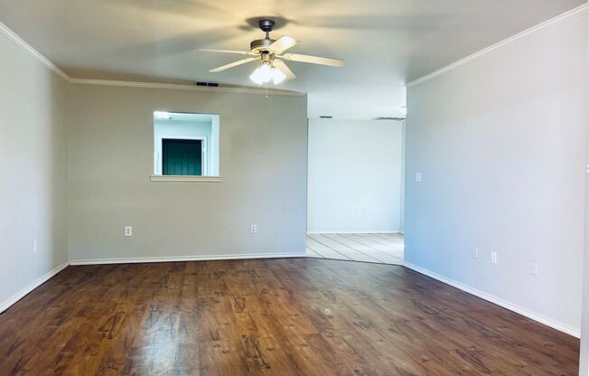 3 bed / 3 bath Move In Ready!