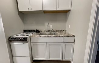 1 bed, 1 bath, 450 sqft, $675, Unit 1814 W 7th St.