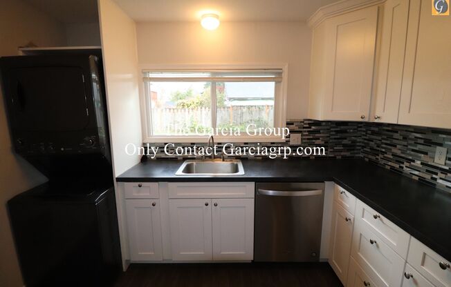 2 beds, 1 bath, $2,495