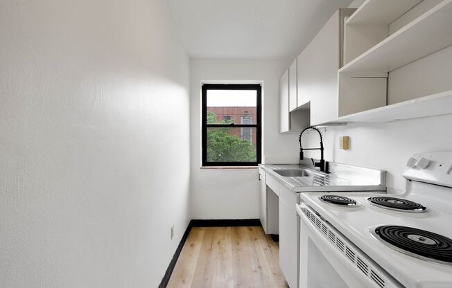 2 beds, 1 bath, 800 sqft, $475, Unit 2117 Brownsville Road - B22
