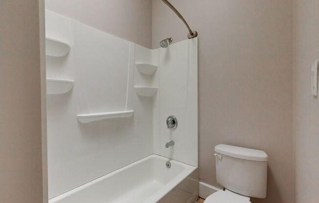 Studio, 1 bath, $795, Unit 420 B