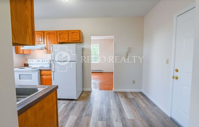 1 bed, 1 bath, 493 sqft, $1,250, Unit 304