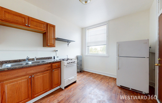 3012 W WARREN BLVD