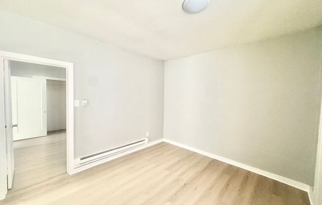 2 beds, 1 bath, 602 sqft, $890, Unit Unit 17