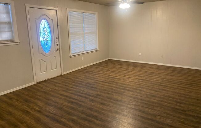 Cute 2-Bedroom Down the Street from Texas Tech!