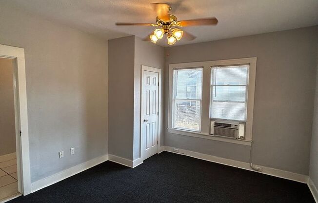 2 beds, 1 bath, $1,195