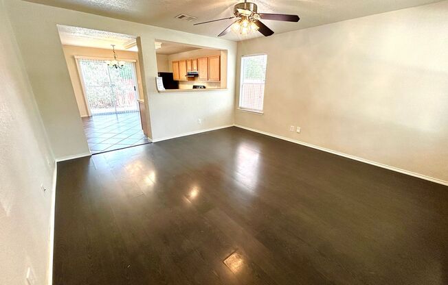 **MOVE-IN SPECIAL** MUST SEE! Charming 3 Bedroom / 2.5 Bath Home Near UTSA Campus!