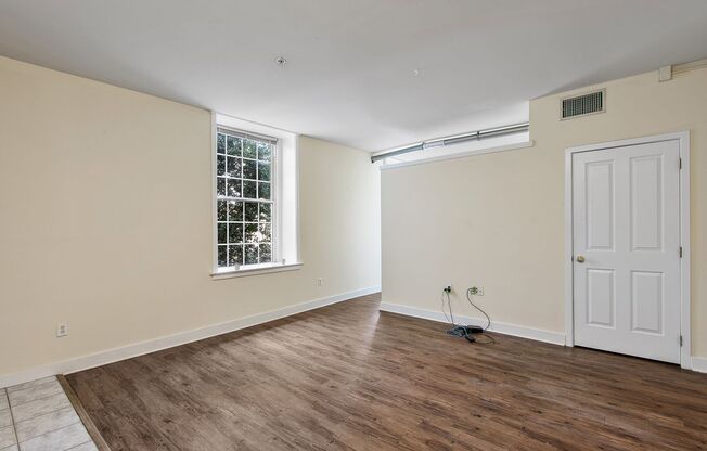 1 bed, 1 bath, 512 sqft, $1,250, Unit APT 303