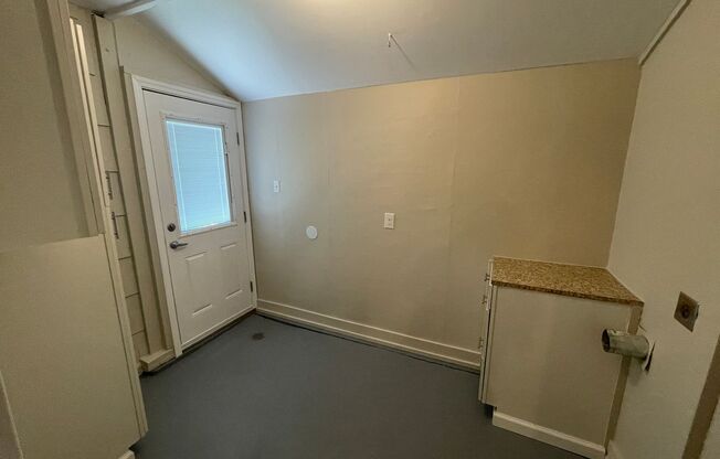 2 beds, 1 bath, 768 sqft, $1,550, Unit 9TH1255