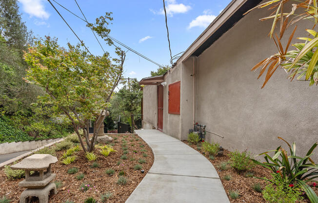 1450 BENEDICT CYN DR