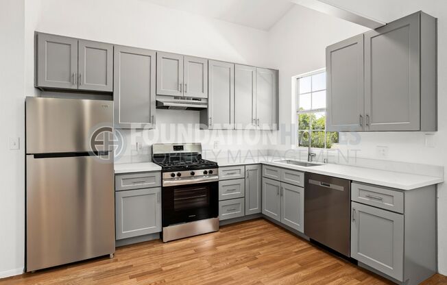 Bright & Modern 3BD in Gerstle Park - FOUNDATION