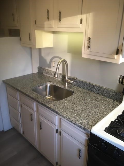 1 bed, 1 bath, 739 sqft, $2,400, Unit 75