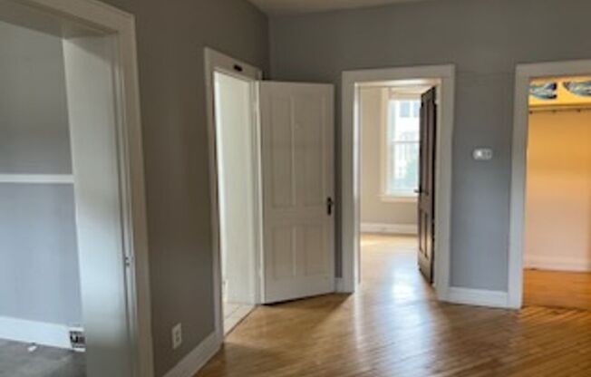 1 bed, 1 bath, $980, Unit 103