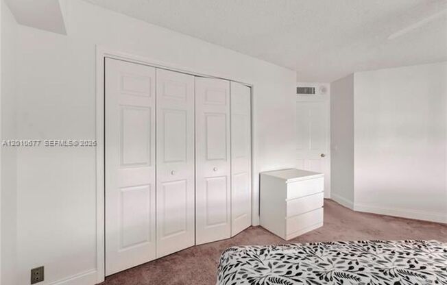 2 beds, 2 baths, $3,500, Unit # 3302